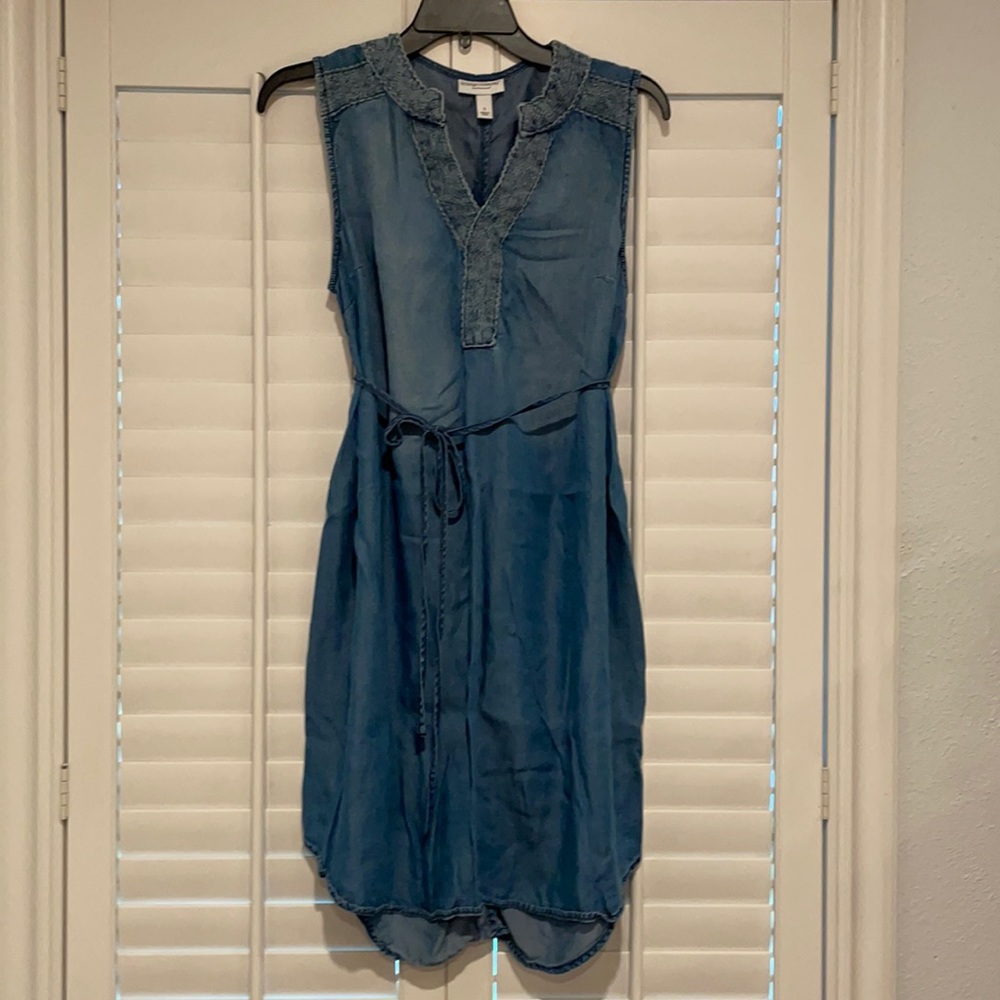 Liz Lange women’s maternity dress - Small - Denim